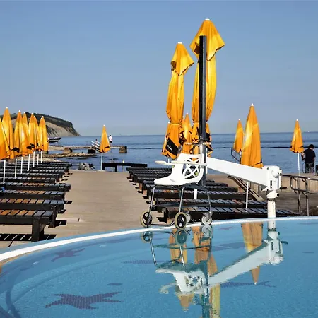 Hotel Floramare Health 3*